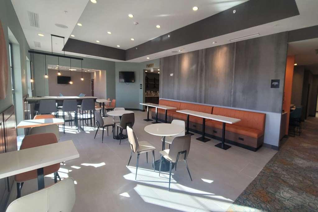 Comfort Suites تشيني المطعم الصورة